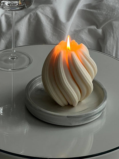 3D Swirl Pillar Candle